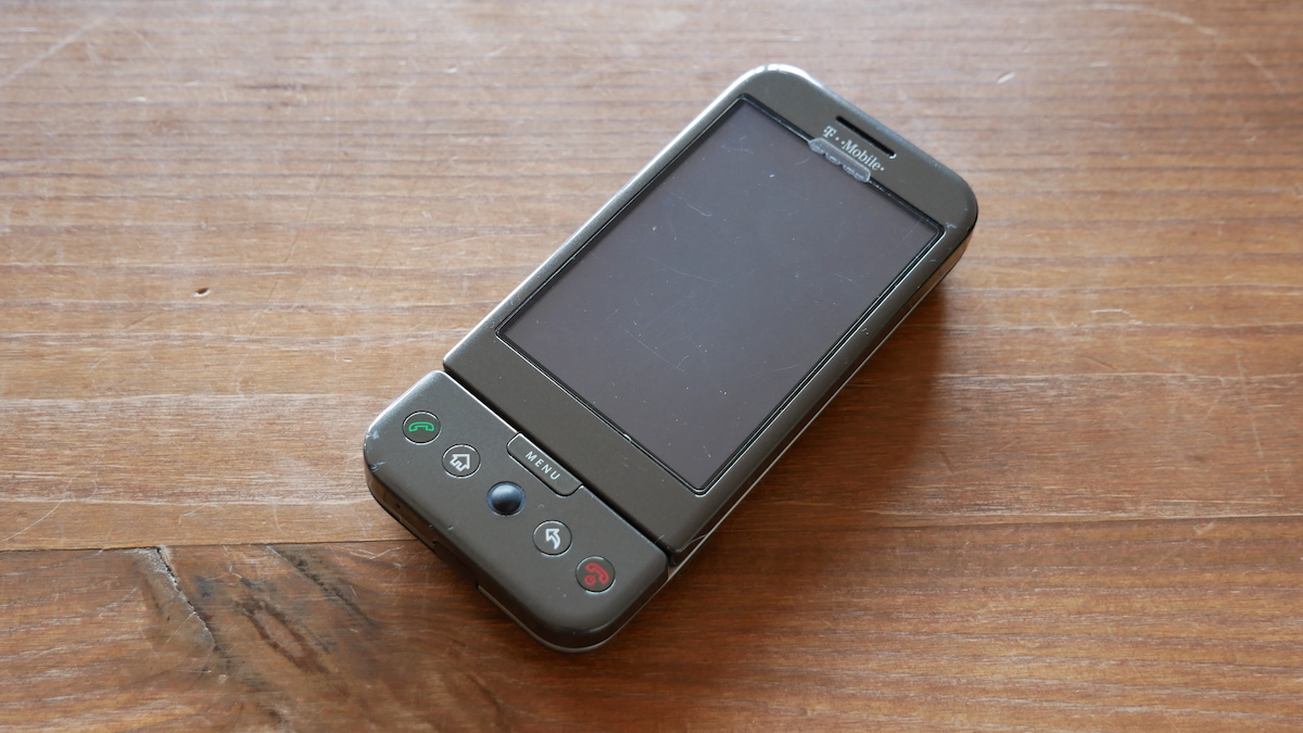 Retro Tech： 世界初のAndroid端末『HTC Dream』 | YASUOS.com